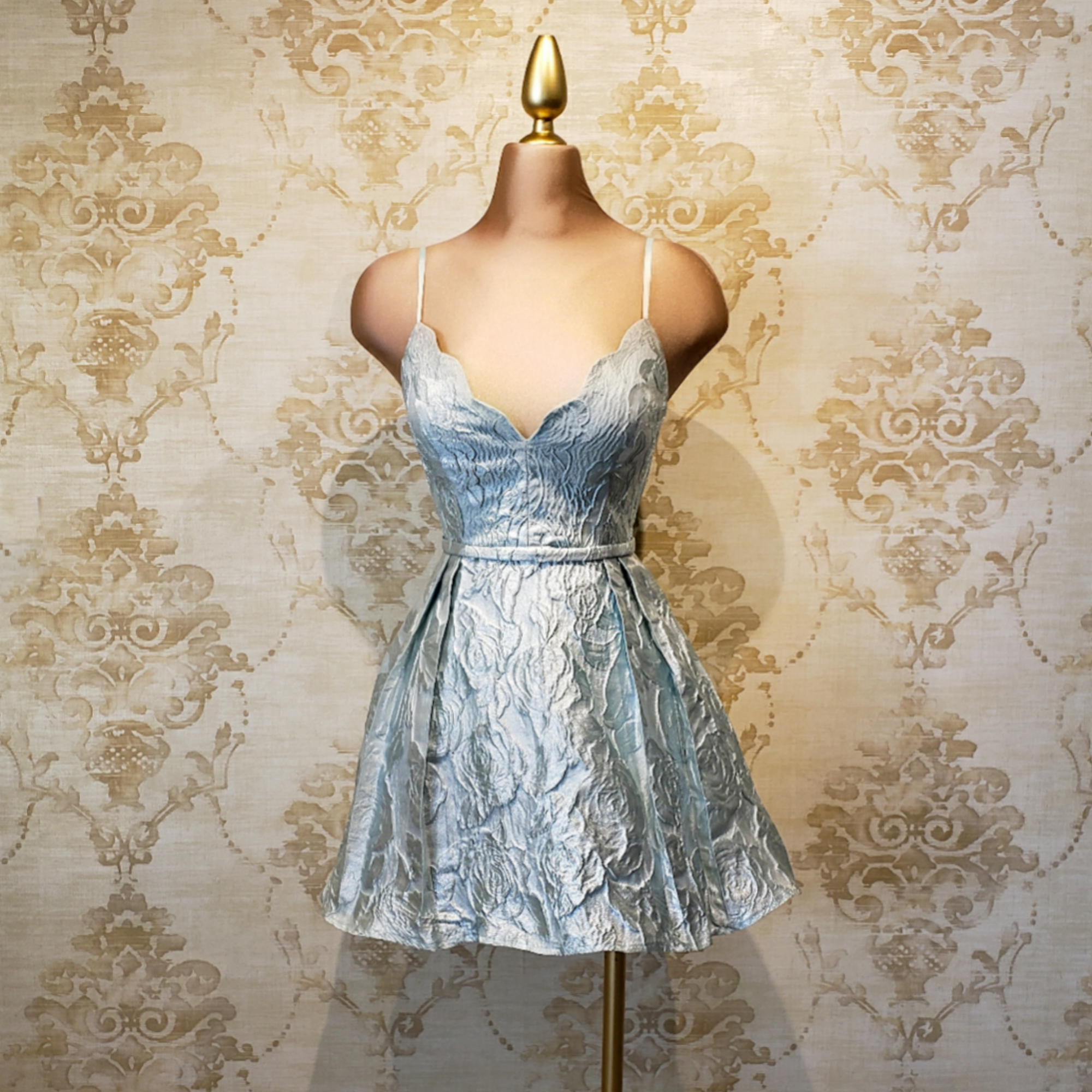 Vestido Azul Cielo Corto Brillante de Fiesta - Almudena Boutique - Ropa para  mujer, Vestidos cortos, de noche y para novias