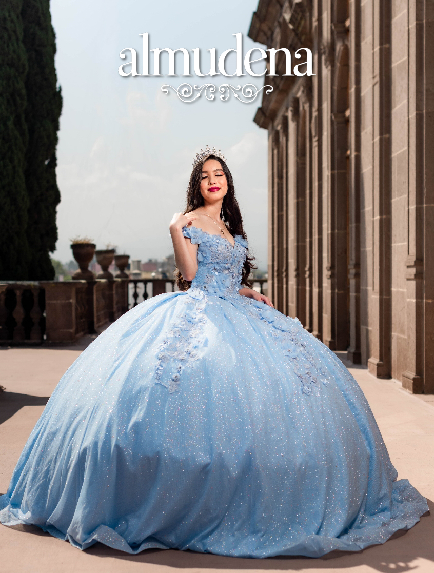 Vestido para Quinceañera Azul Cielo con Flores - Almudena Boutique - Ropa  para mujer, Vestidos cortos, de noche y para novias