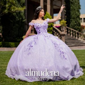 Vestido para Quinceañera Lila con Flores - Almudena Boutique - Ropa para  mujer, Vestidos cortos, de noche y para novias