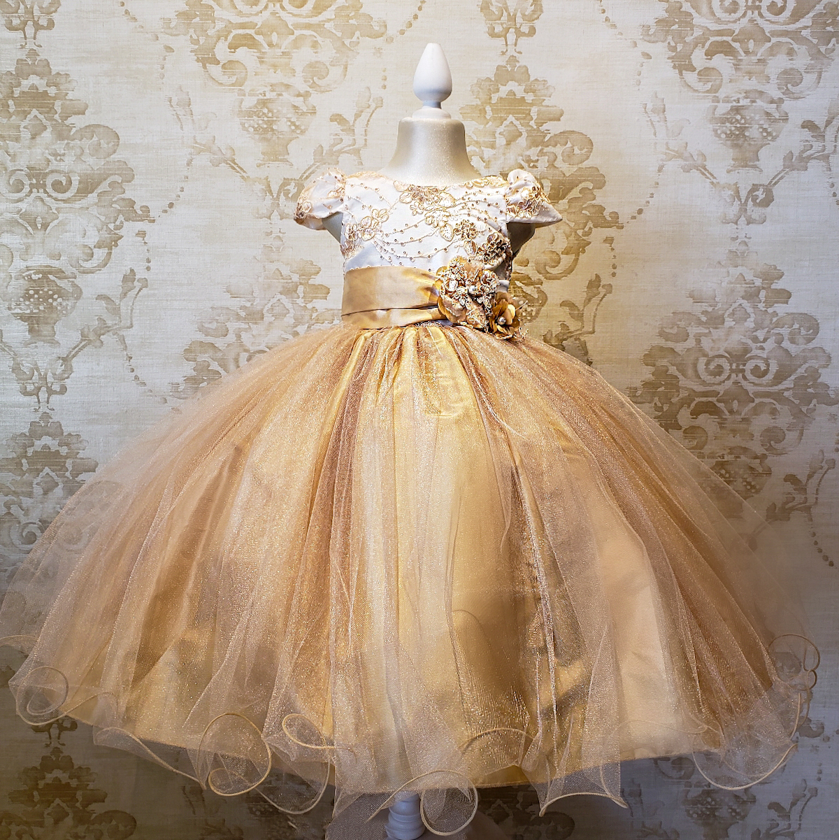 Vestido de Niña Fiesta Oro con Blanco Encaje Elegante Talla 2 a 8 años -  Almudena Boutique - Ropa para mujer, Vestidos cortos, de noche y para novias