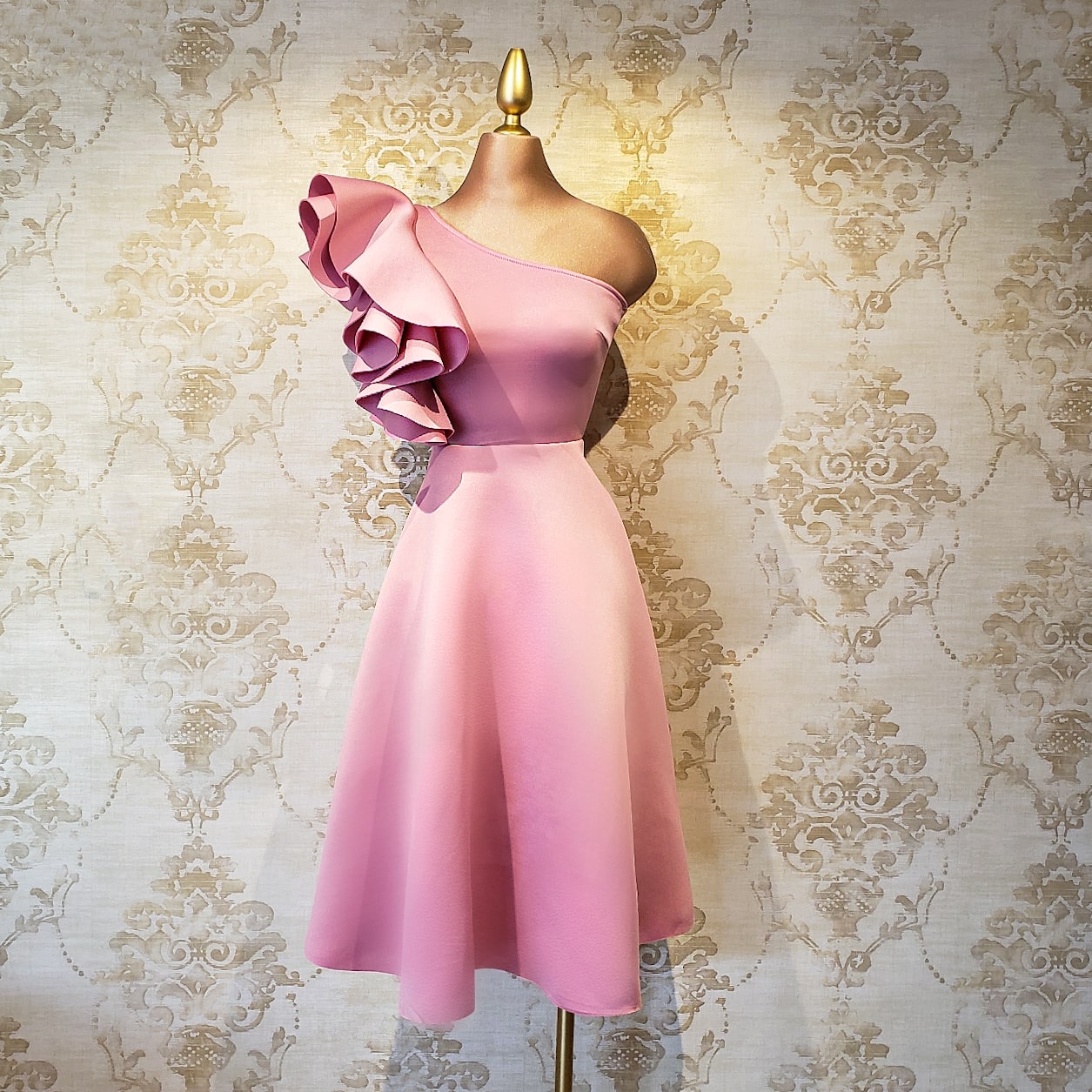 Vestido Rosa Corto Ajustado Elegante 1 Hombro - Almudena Boutique - Ropa  para mujer, Vestidos cortos, de noche y para novias