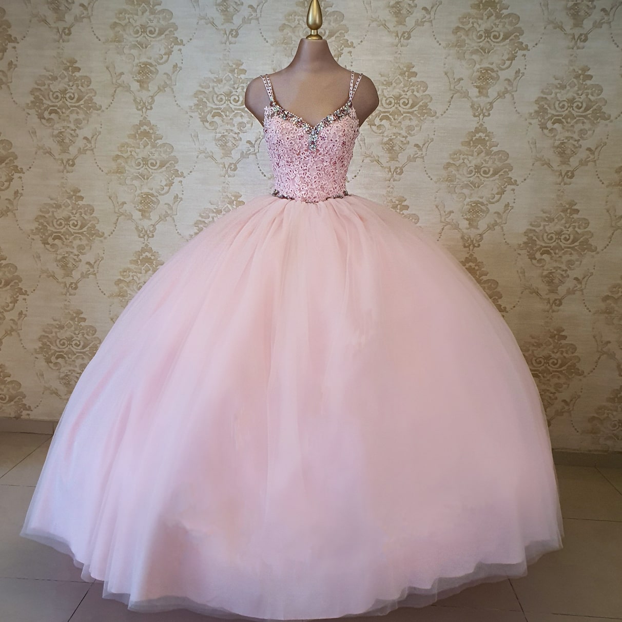 Vestido para Quinceañera Rosa Pastel con Pedrería de Gala - Almudena  Boutique - Ropa para mujer, Vestidos cortos, de noche y para novias
